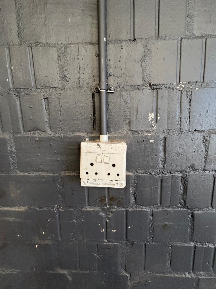 To Let commercial Property for Rent in Peerless Park Western Cape